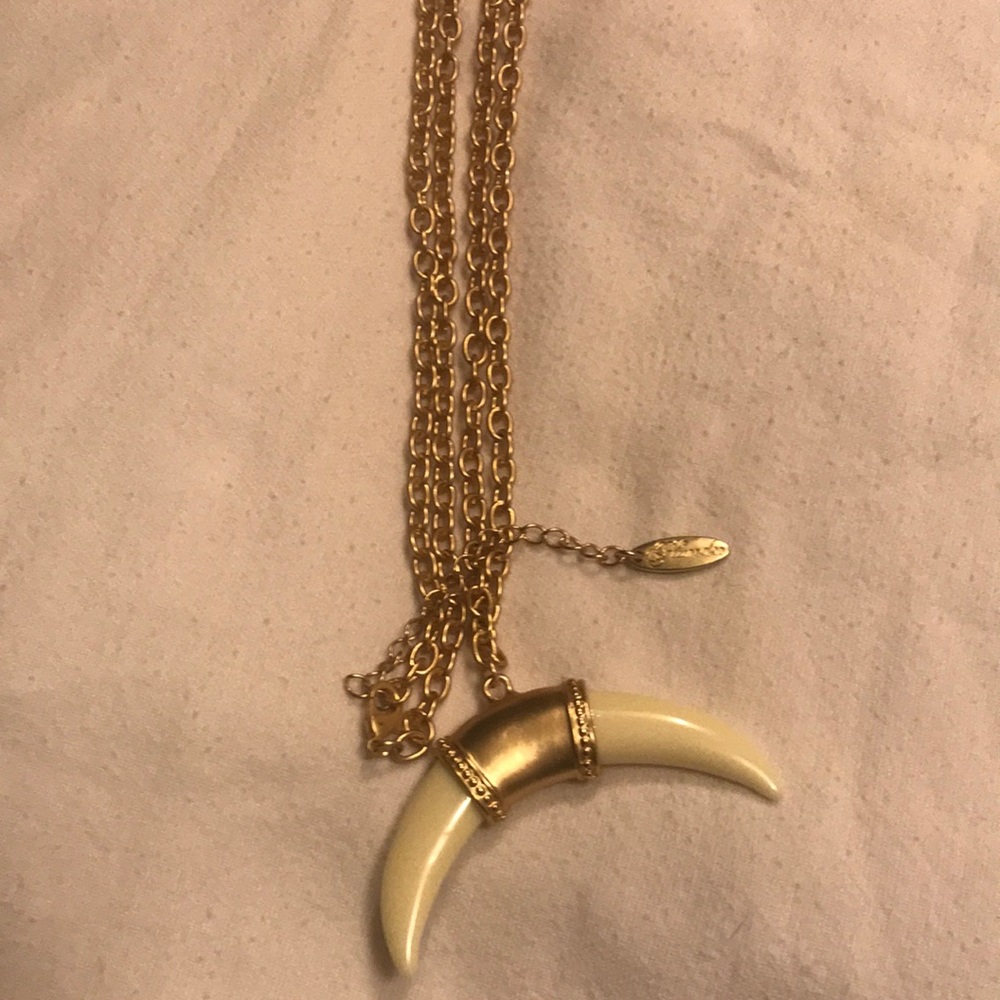 Women’s necklace NEW. Boutique